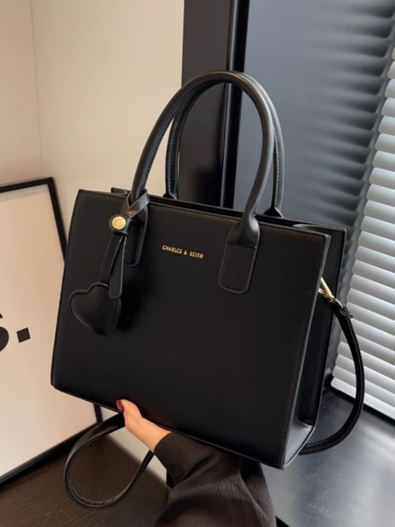 1900e2de-a442-4599-98f8-9e774261ae4b-Max