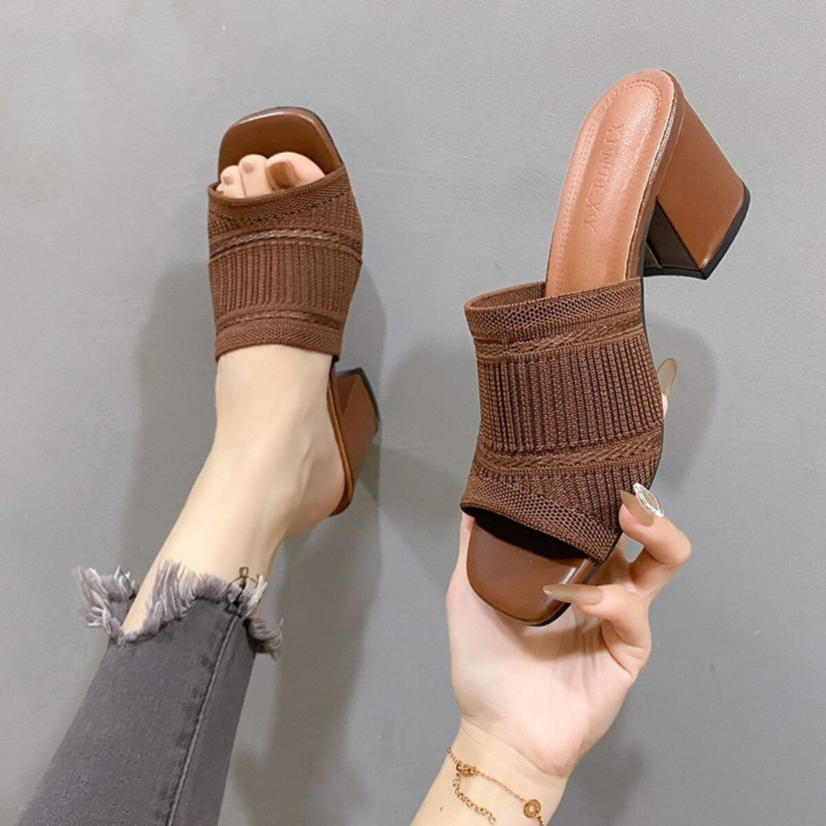 43883983dd1a4349afbc03d1adffd963-Max