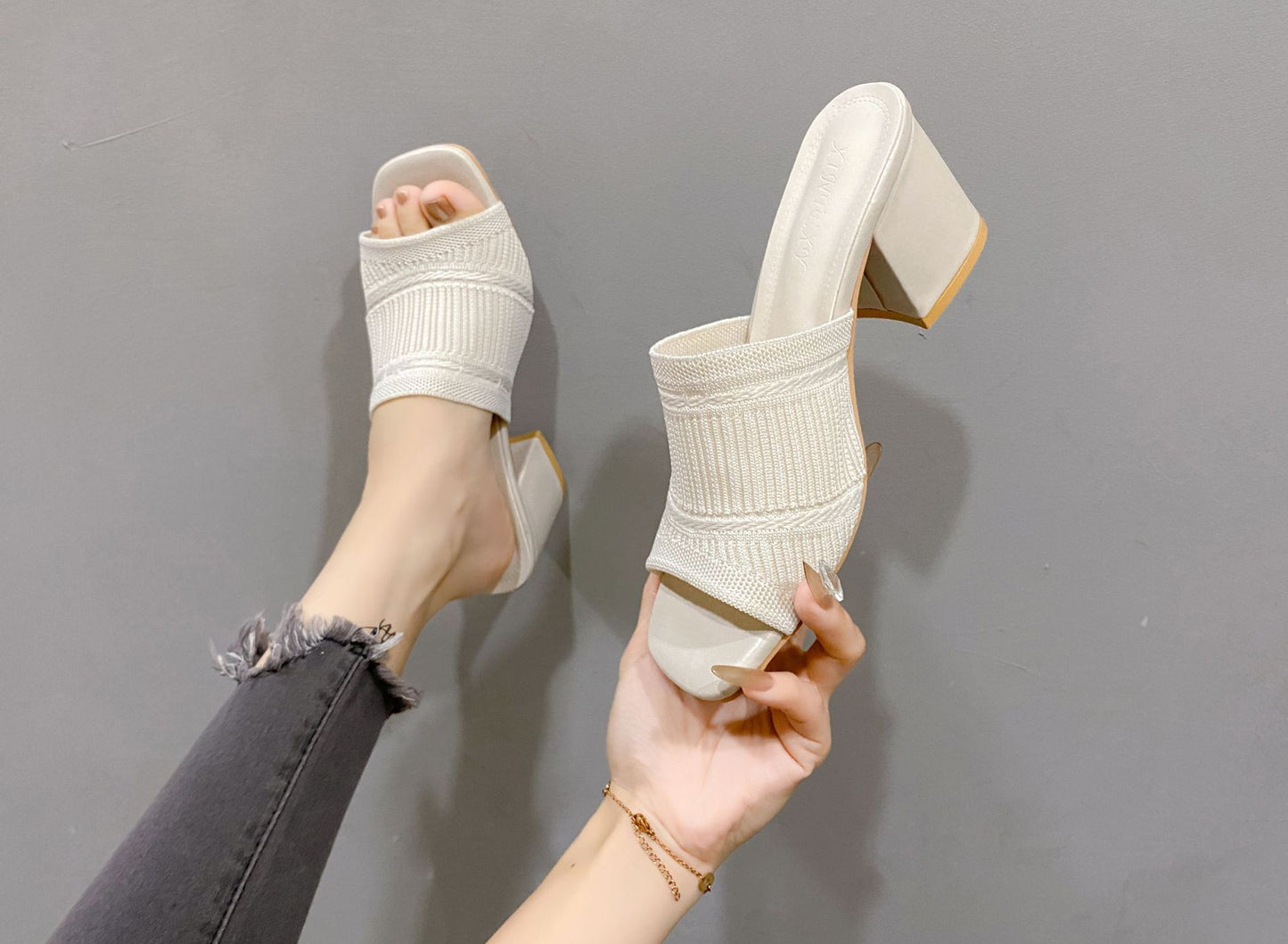 89d3e4d733b848a9b1fa42e5a491fbb8-Max