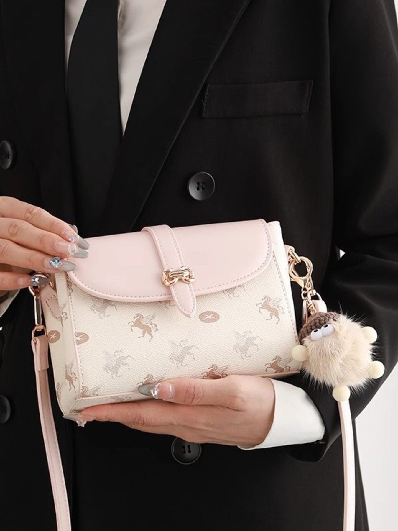 cf917fbc208c4374b0623406bfc25de4-Max